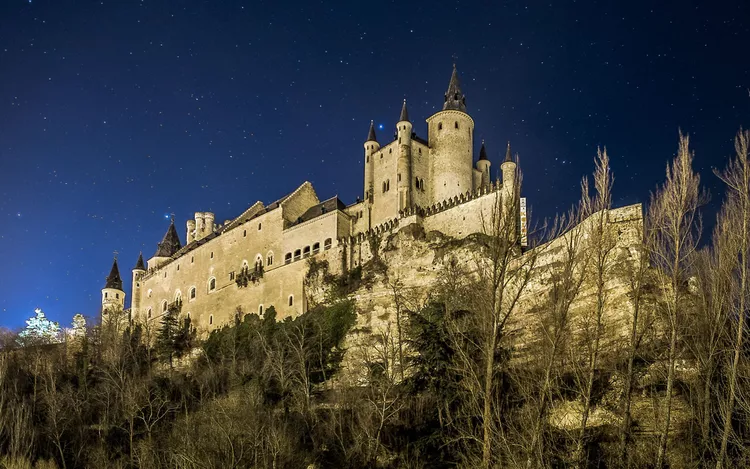 Alcazar of Segovia, welcome to the Palace of the Kings of Castile.